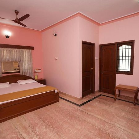 Lloyds Guest House, North Boag Road, T. Nagar Ченнаи Экстерьер фото