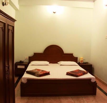 Lloyds Guest House, North Boag Road, T. Nagar Ченнаи Номер фото