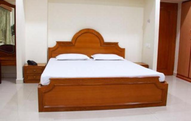 Lloyds Guest House, North Boag Road, T. Nagar Ченнаи Экстерьер фото
