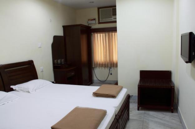 Lloyds Guest House, North Boag Road, T. Nagar Ченнаи Номер фото